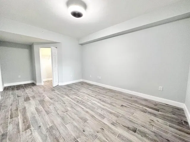 Unit 105 photo 15