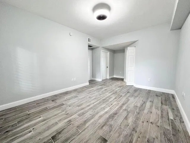 Unit 105 photo 17