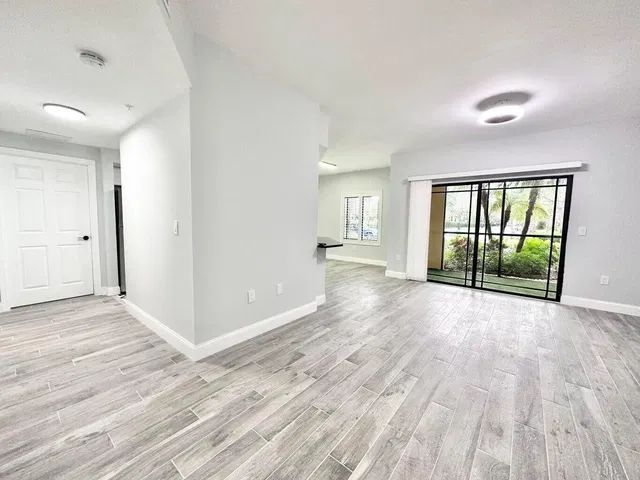 Unit 105 photo 24