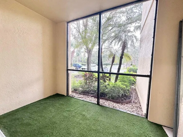 Unit 105 photo 26