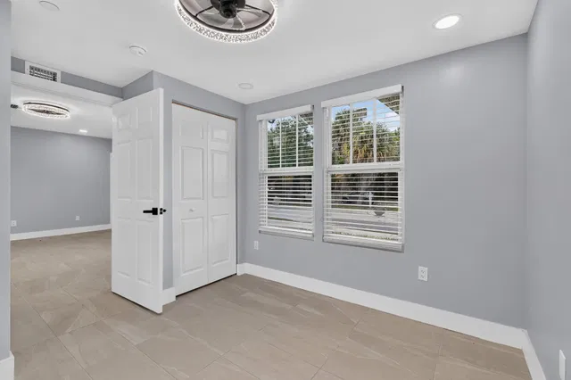West Palm Beach Residence photo 11