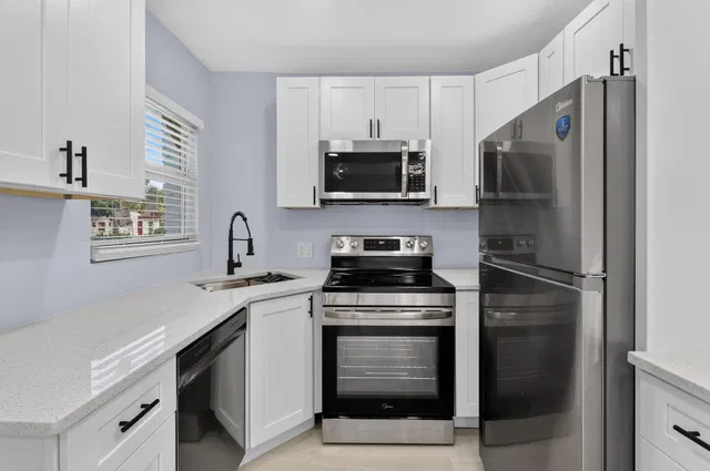 West Palm Beach Residence photo 12