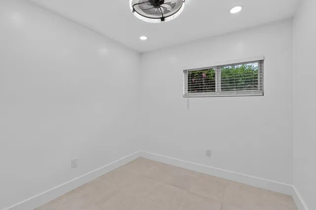 West Palm Beach Residence photo 26