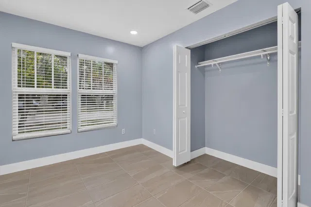 West Palm Beach Residence photo 35