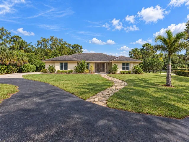 Residence photo 2