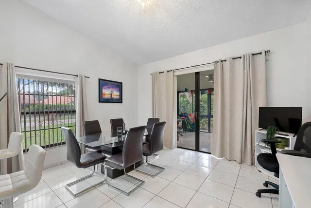  Residence photo 19