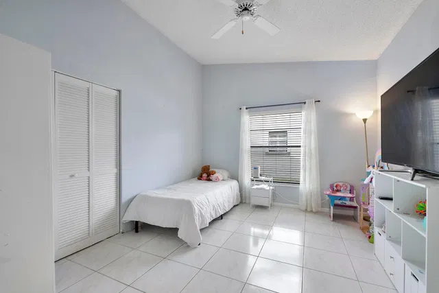  Residence photo 22