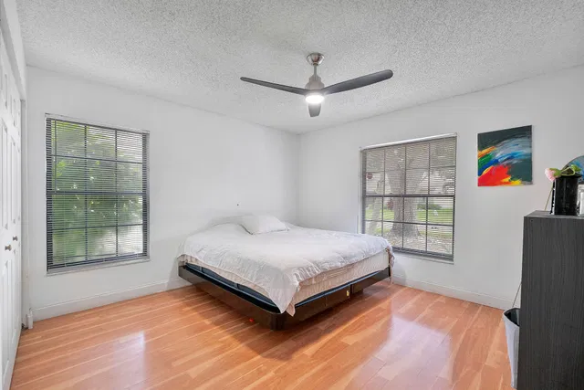  Residence photo 25