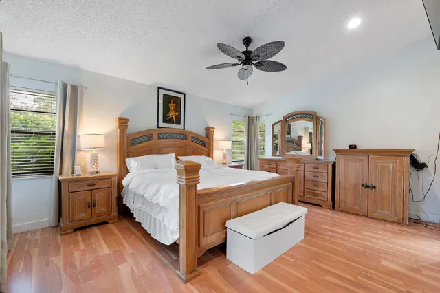  Residence photo 30