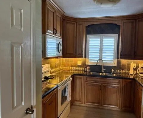  Unit 203 photo 6