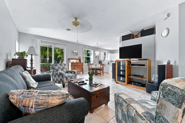 Residence photo 6