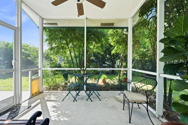 Residence photo 23