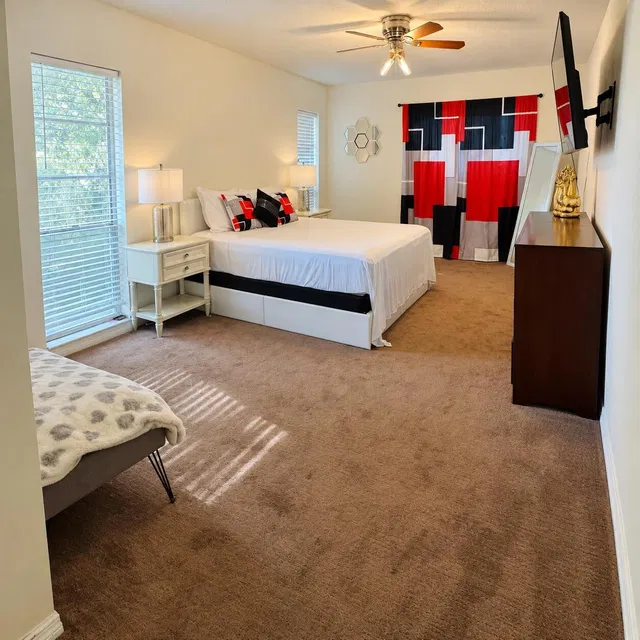 Unit 211 photo 3
