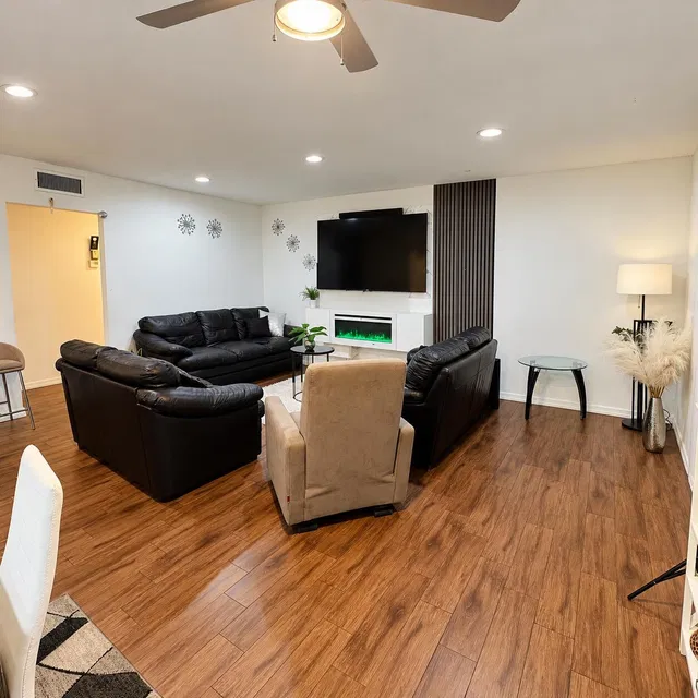 Unit 211 photo 8