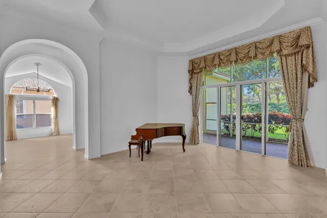  Residence photo 4