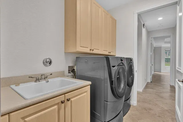  Residence photo 28