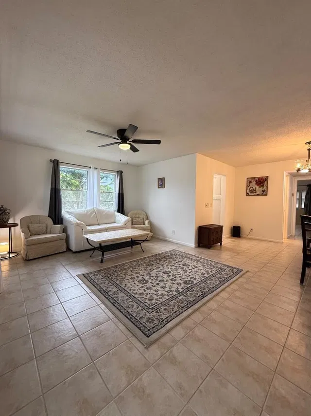 Residence photo 2