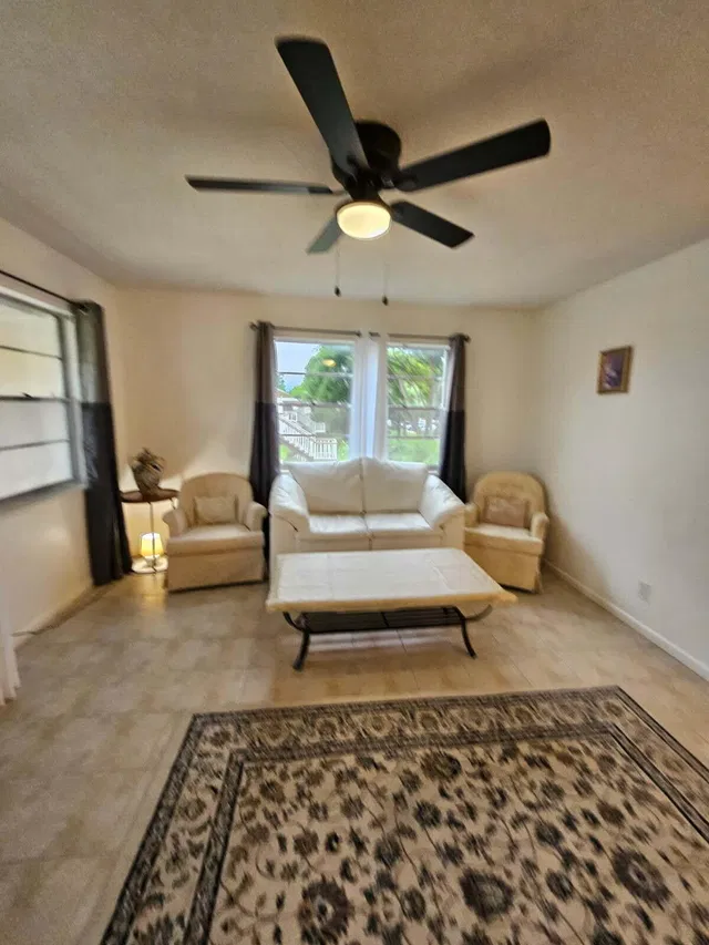 Residence photo 3