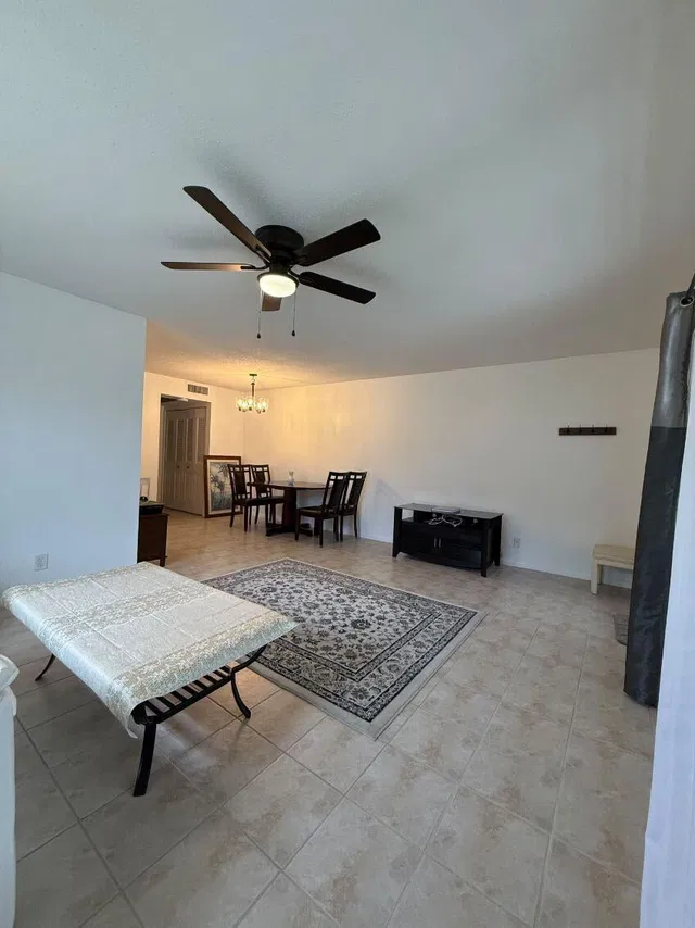 Residence photo 5