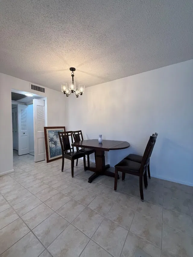 Residence photo 8