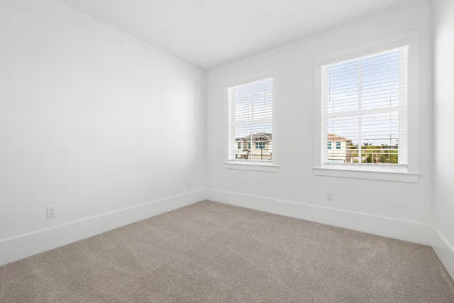 Residence photo 30