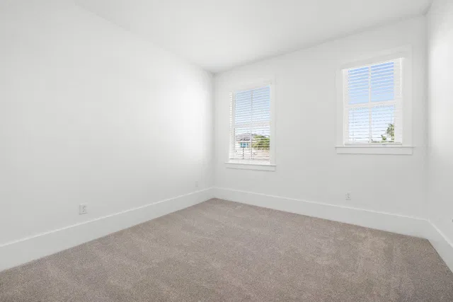 Residence photo 57