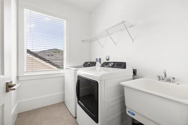 Residence photo 69