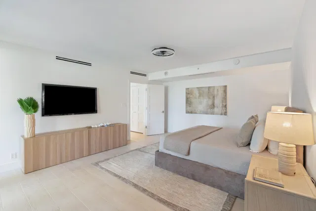 Unit 219 photo 13