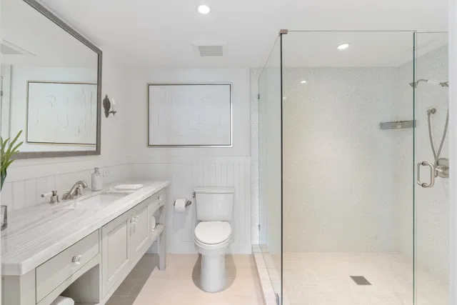 Unit 219 photo 20
