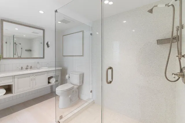 Unit 219 photo 21