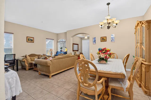 Residence photo 6