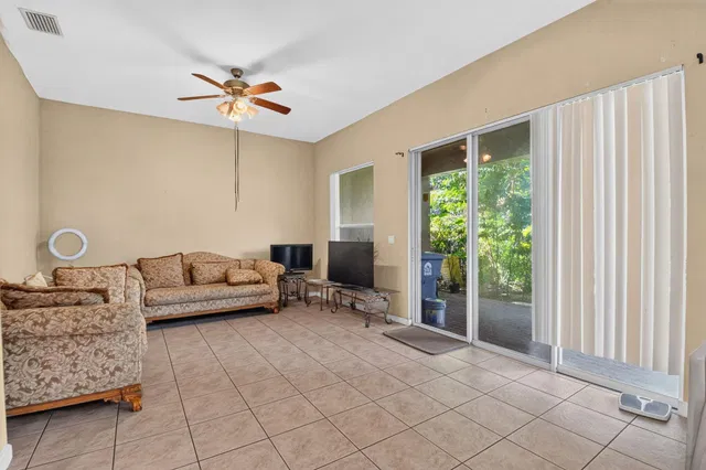 Residence photo 9