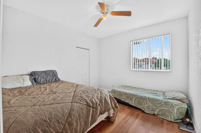 Residence photo 24