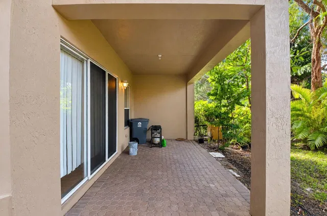 Residence photo 36