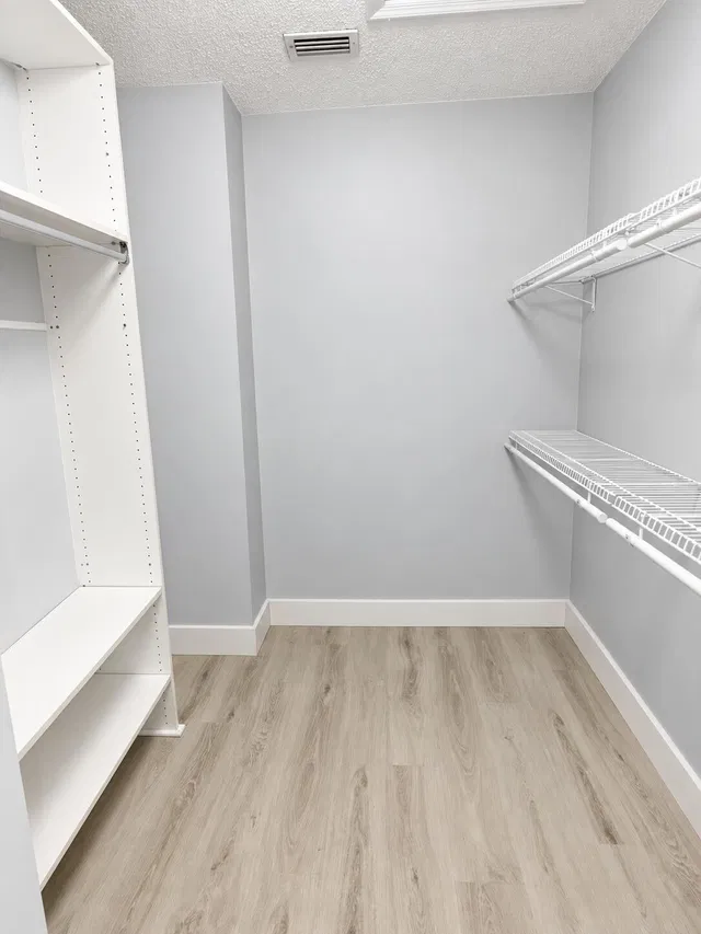 Unit 208 photo 9