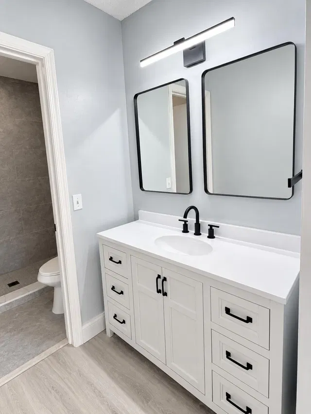 Unit 208 photo 11