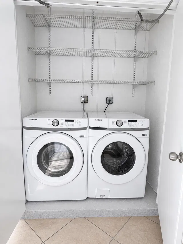 Unit 208 photo 16