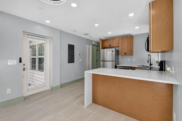  Residence photo 5