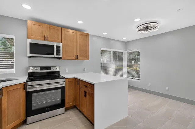  Residence photo 9
