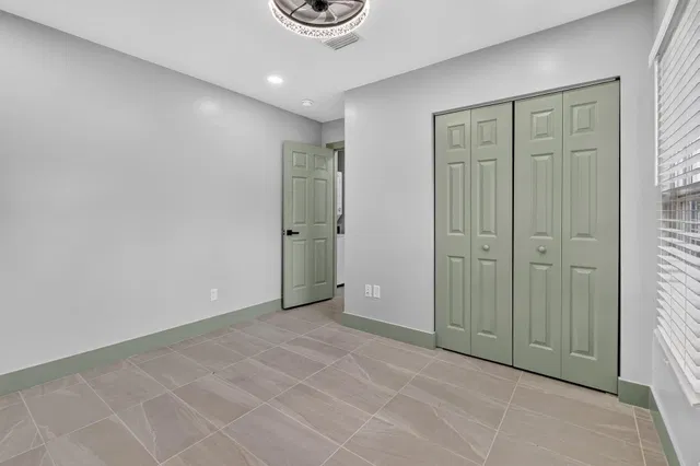  Residence photo 16