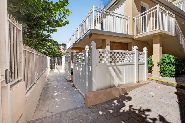 South Palm Beach Unit 203 photo 6
