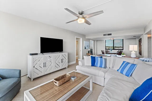 Admirals Cove Unit M1-404 photo 3
