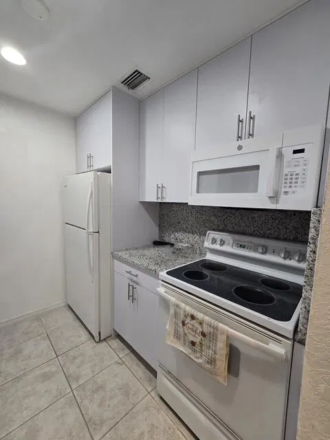 Residence photo 8