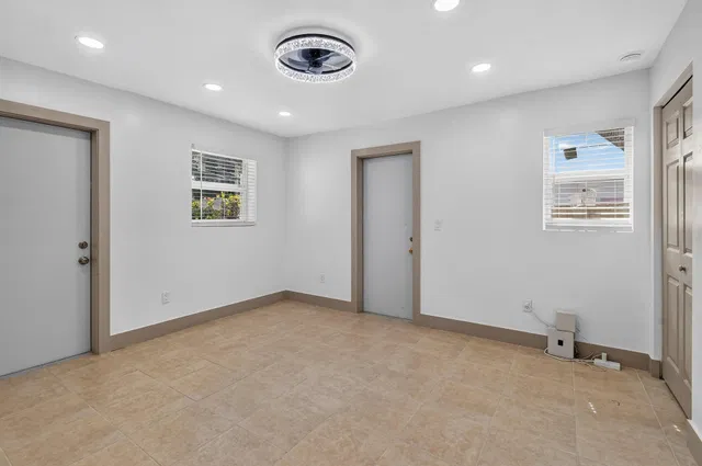 Residence photo 8