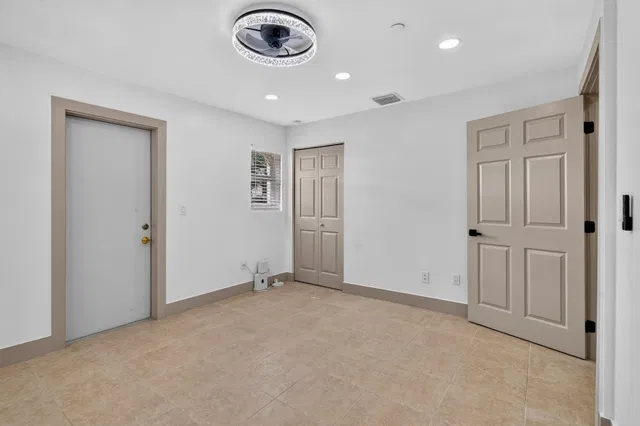 Residence photo 10