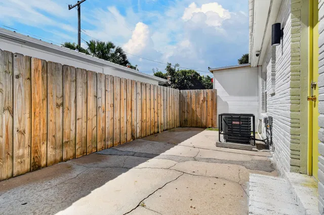 Residence photo 20