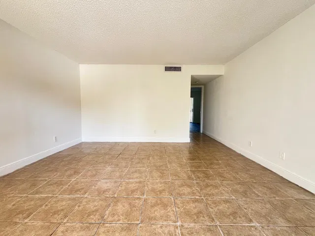 Residence photo 10