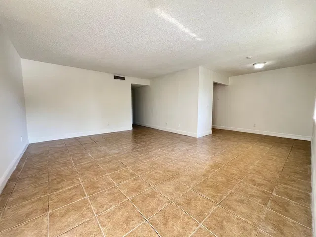 Residence photo 11