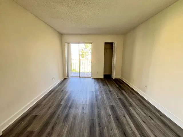 Residence photo 12
