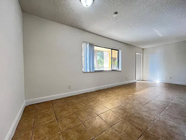 Residence photo 20